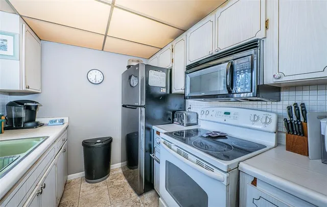 $60,000 | 2001 Greenbriar Boulevard, Unit 7, Clearwater, FL 33763