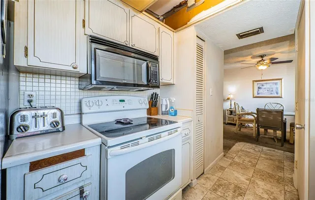 $60,000 | 2001 Greenbriar Boulevard, Unit 7, Clearwater, FL 33763