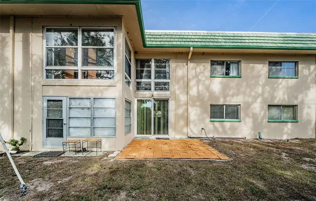 $60,000 | 2001 Greenbriar Boulevard, Unit 7, Clearwater, FL 33763