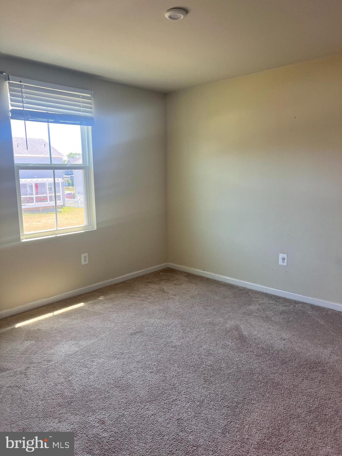 122 Butterfield Avenue Taneytown, MD 21787 - Photo 17 of 19 an empty room with a window