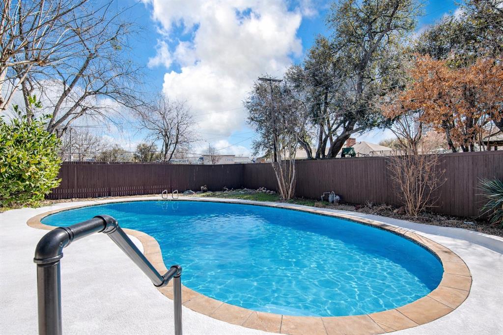 7992 Fallmeadow Lane Dallas, TX 75248 - Photo 27 of 30 a view of swimming pool