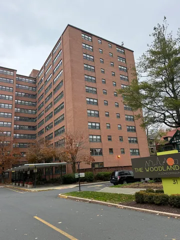 $1,400 | 31 Woodland Street, Unit 6N, Hartford, CT 06105