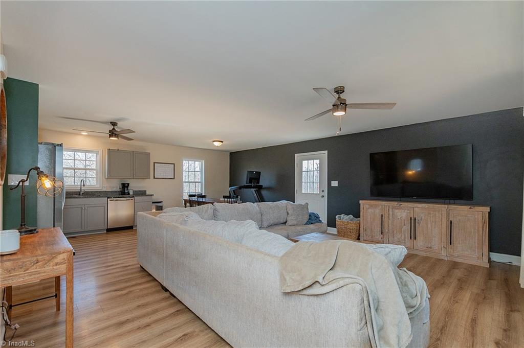 3659 Old Mountain Road Lexington, NC 27292 - Photo 7 of 39