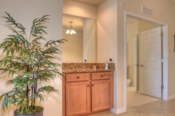 $2,600 | 7305 River Hammock Drive, Unit 206, Bradenton, FL 34212