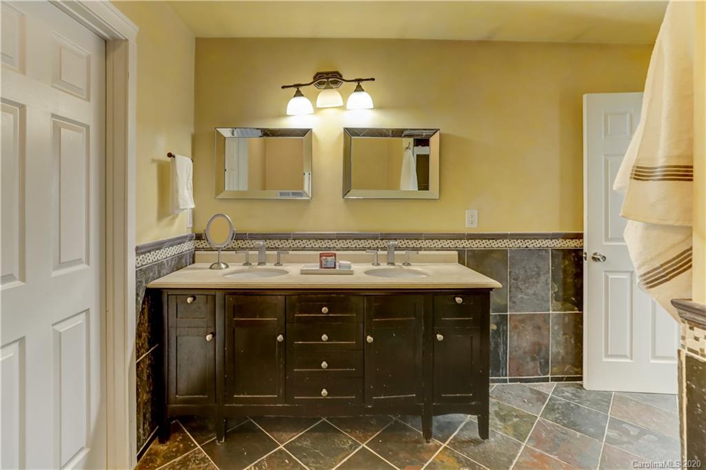 8830 Chalkstone Road Charlotte, NC 28216 - Photo 27 of 40 Gallery Image 27