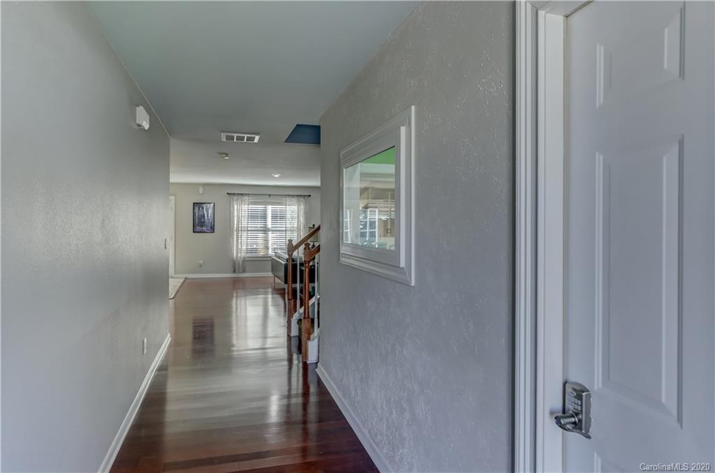 8830 Chalkstone Road Charlotte, NC 28216 - Photo 6 of 40 Gallery Image 6