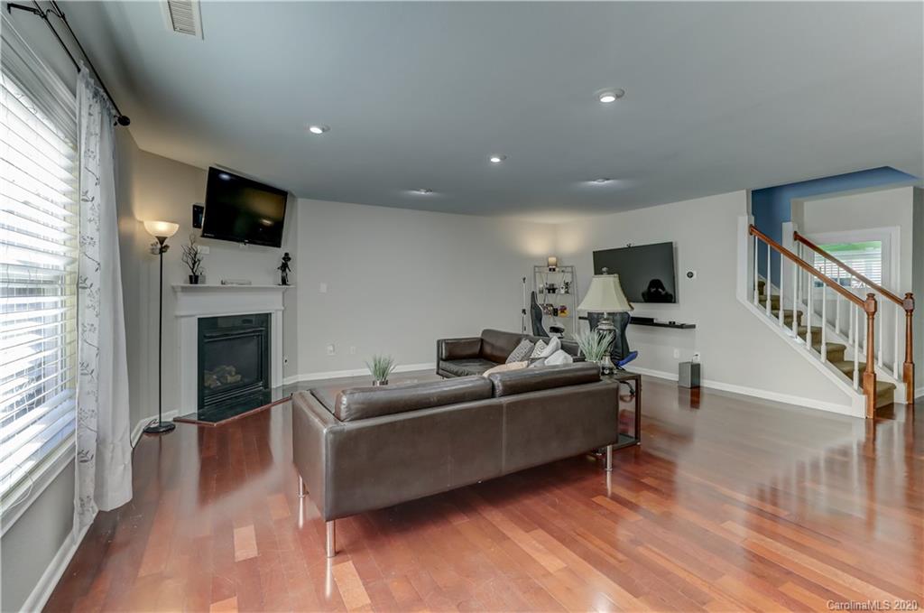 8830 Chalkstone Road Charlotte, NC 28216 - Photo 10 of 40 Gallery Image 10