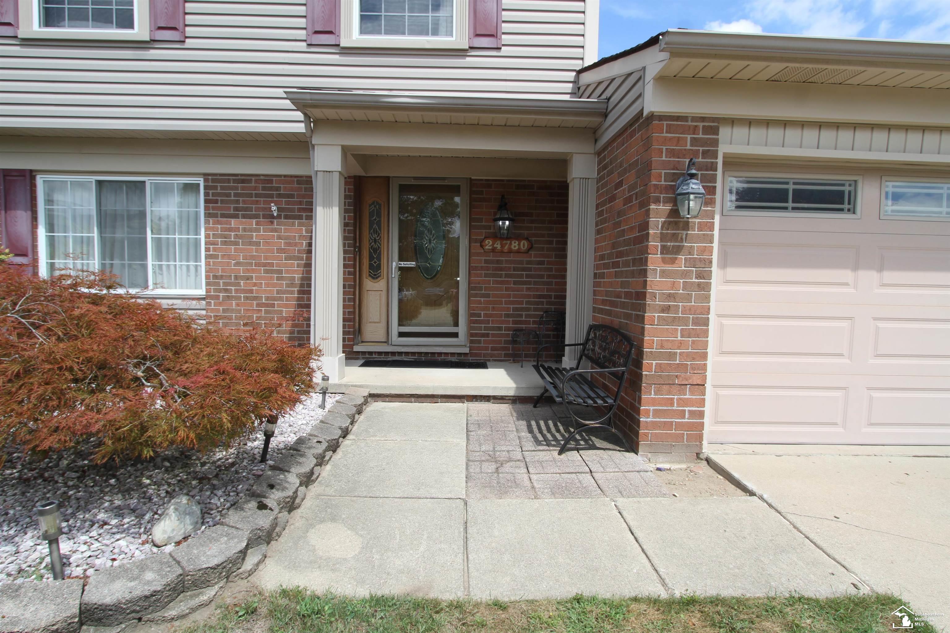 24780 Timber Ridge Trail Flat Rock, MI 48134 - Photo 3 of 32 50085838-2.JPG