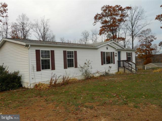 13142 Goldizen Lane Clear Spring, MD 21722 - Photo 8 of 18 Exterior (Rear)