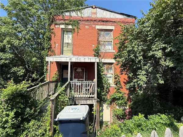$389,000 | 2026 Summit Street, Kansas City, MO 64108