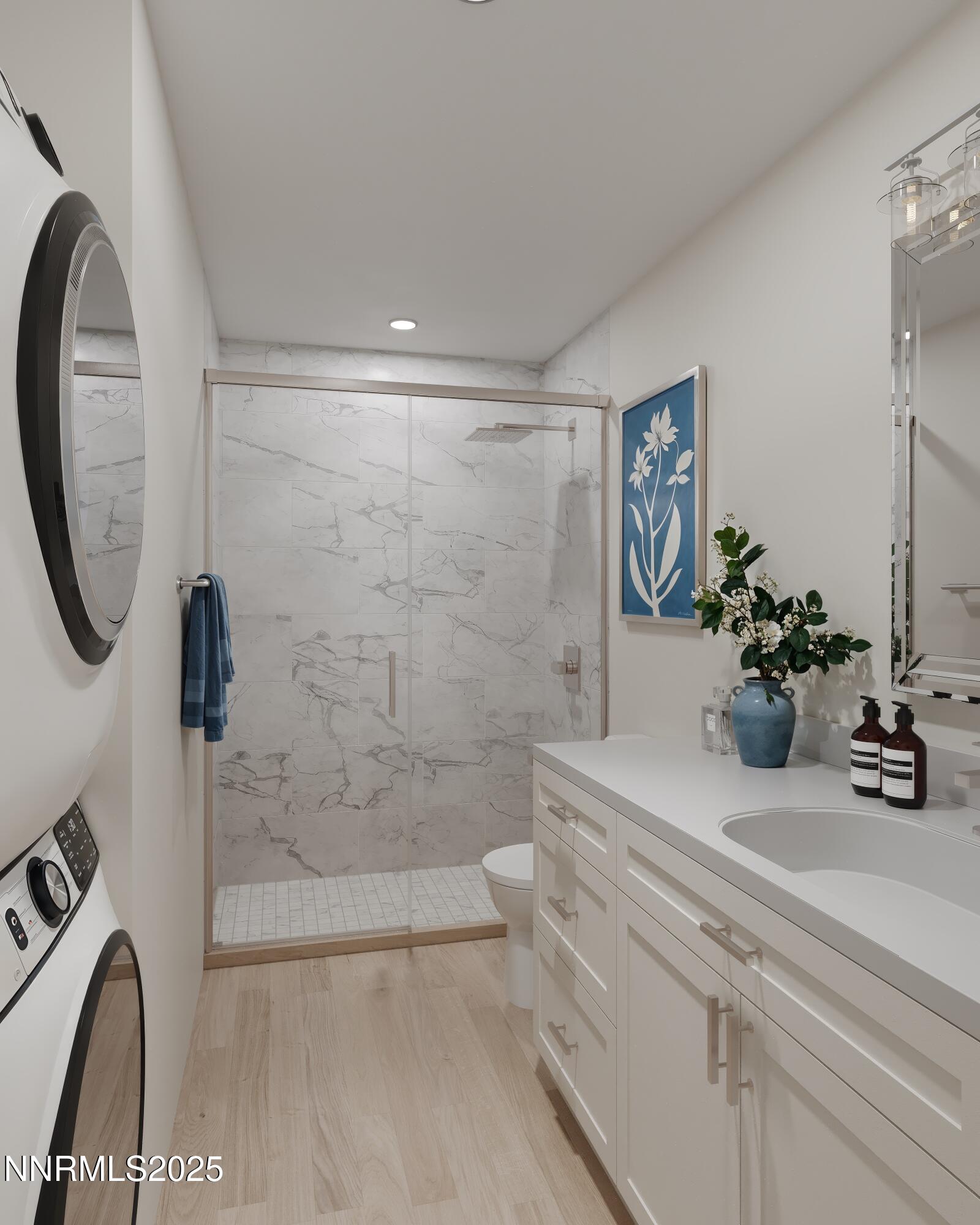 559 Ash Street, Unit 12 Elko, NV 89801 - Photo 4 of 6 Bathroom + Stackable Washer & Dryer