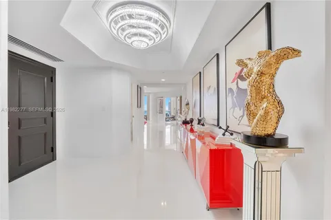 $2,200,000 | 7000 Island Boulevard, Unit 2609, Aventura, FL 33160
