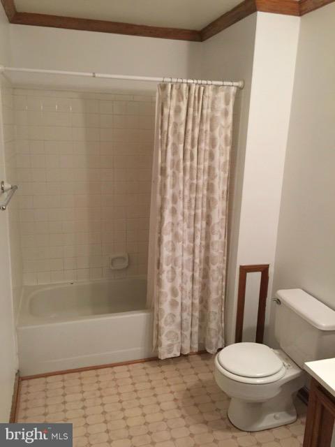 12861 Elk Run Road Midland, VA 22728 - Photo 11 of 30 Full Bath on Bedroom #2
