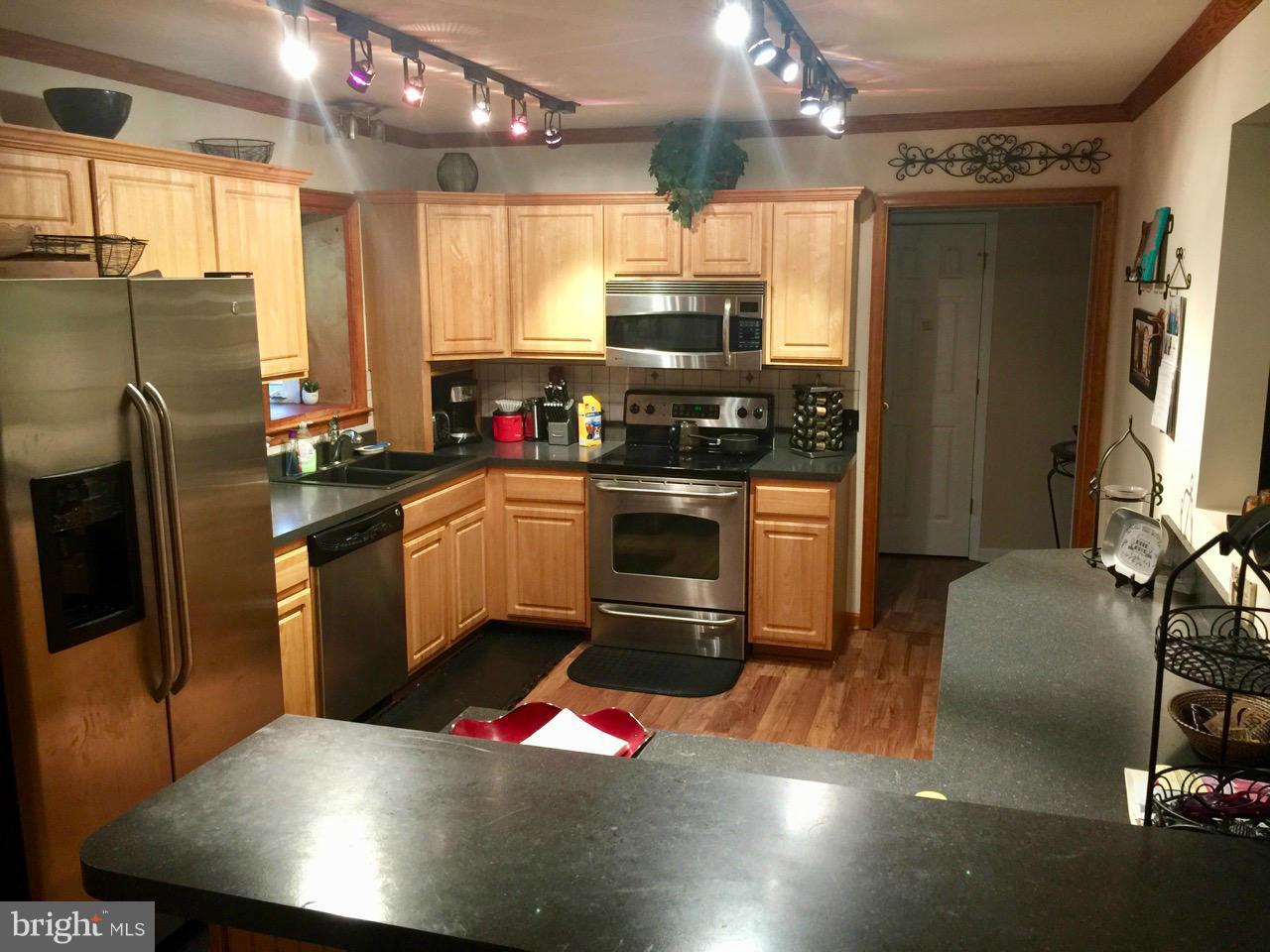 12861 Elk Run Road Midland, VA 22728 - Photo 7 of 30 Kitchen