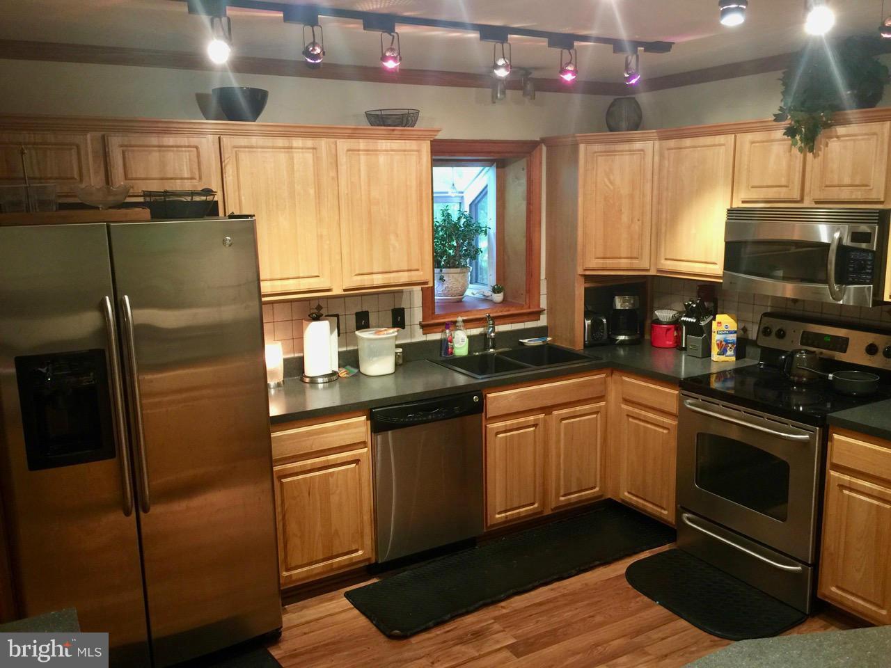 12861 Elk Run Road Midland, VA 22728 - Photo 8 of 30 Kitchen