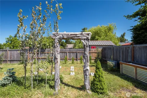 $405,000 | 576 Southeast 5th Avenue, Oak Harbor, WA 98277