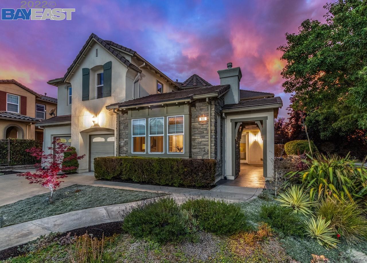 800 Tolley Court San Ramon, CA 94582 - Photo 1 of 1 a front view of a house with garden