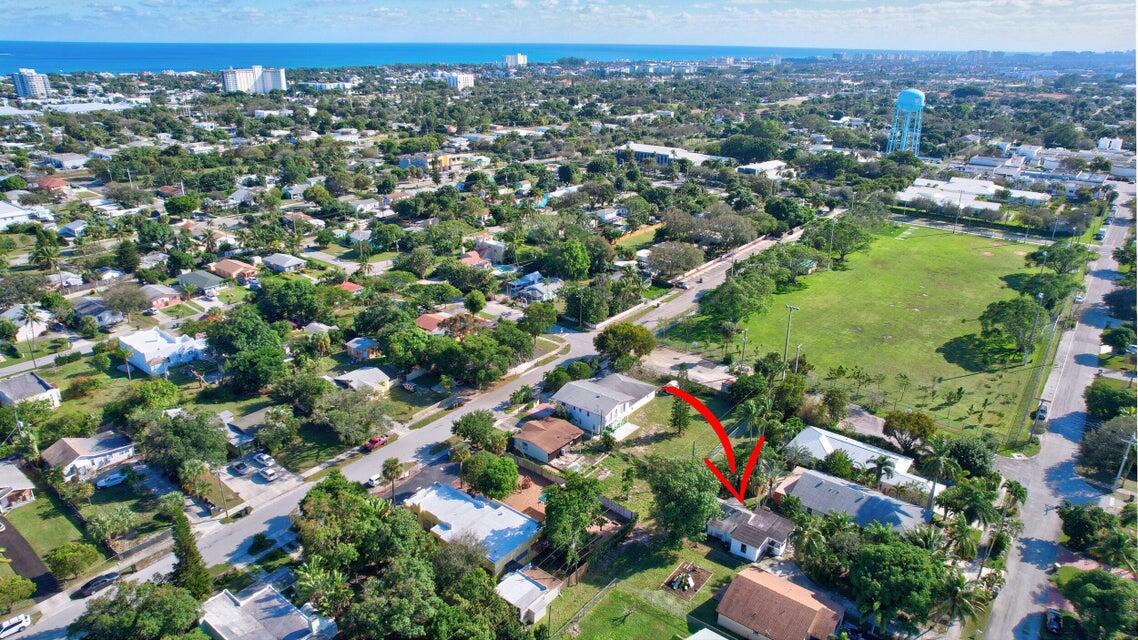 237 Southwest 3rd Avenue Delray Beach, FL 33444 - Photo 34 of 37 20250313211227297601000000-o