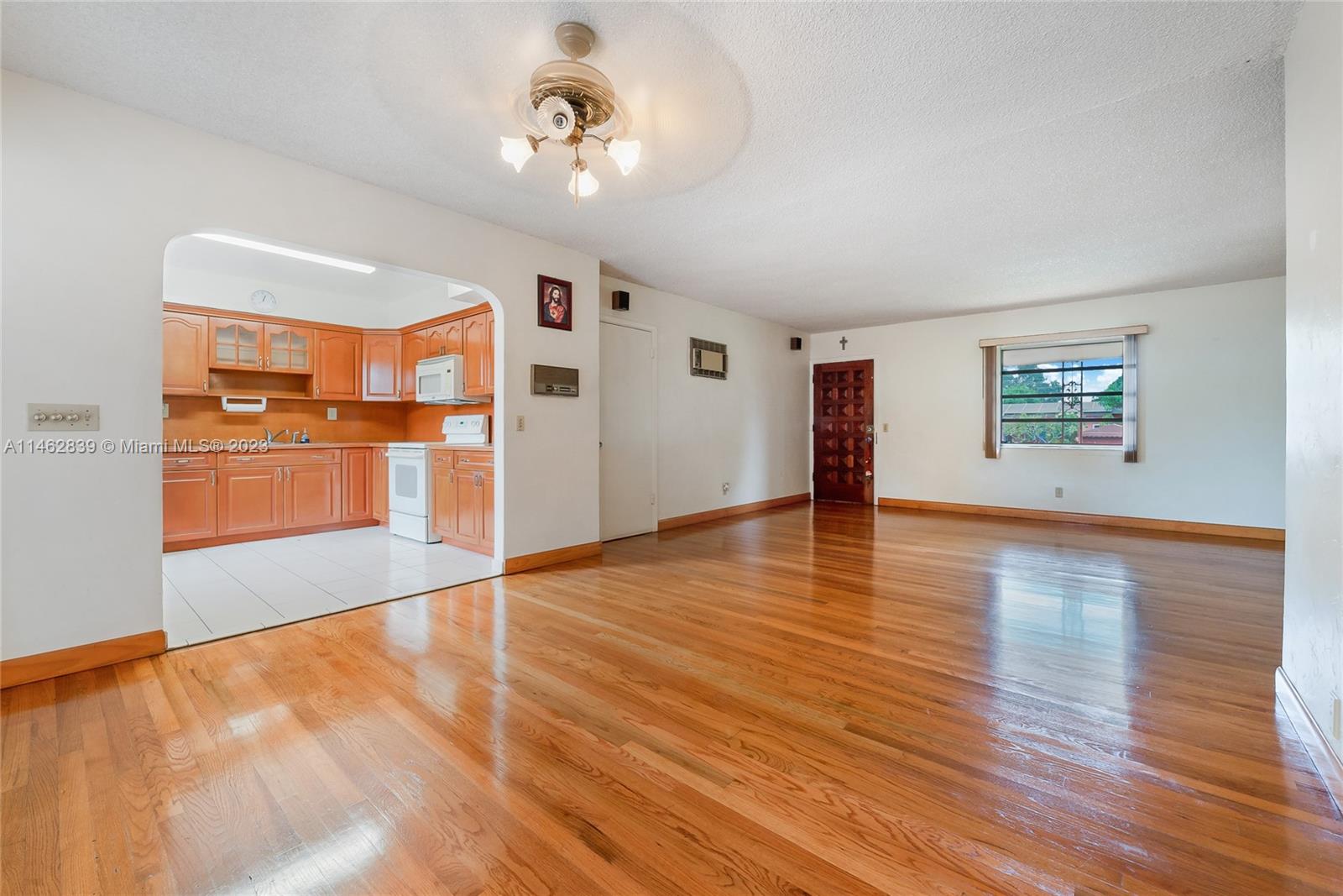 7480 Southwest 29th Street Miami, FL 33155 - Photo 6 of 15 Gallery Image 6