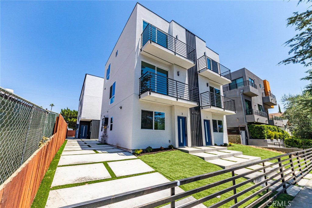 6700 Balboa Boulevard, Unit 1 Van Nuys, CA 91406 - Photo 33 of 54 a view of building with yard