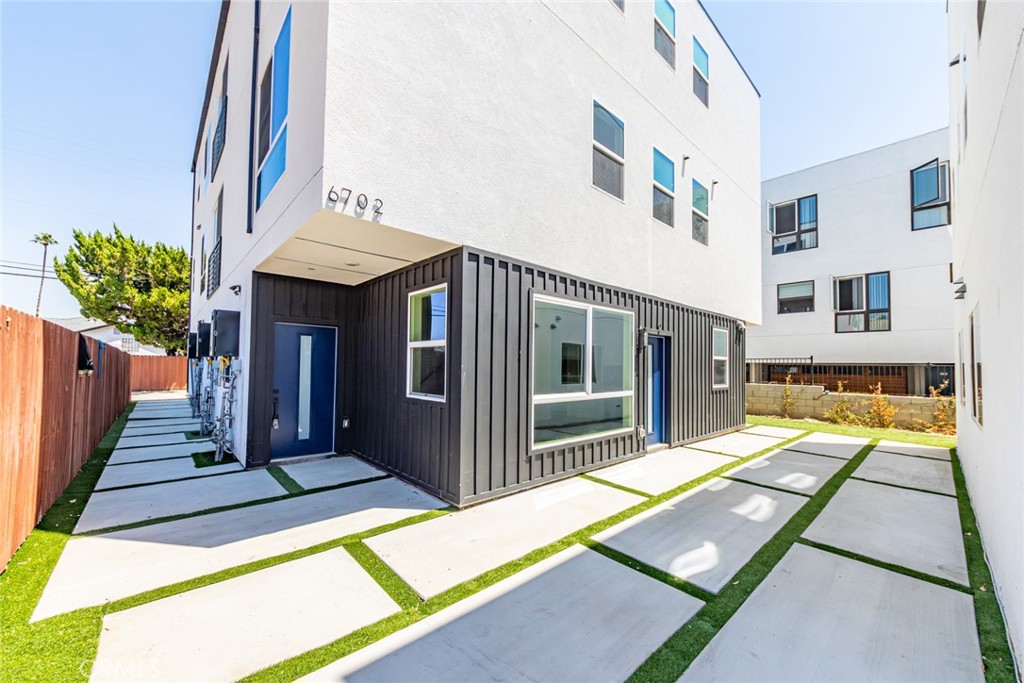 6700 Balboa Boulevard, Unit 1 Van Nuys, CA 91406 - Photo 37 of 54