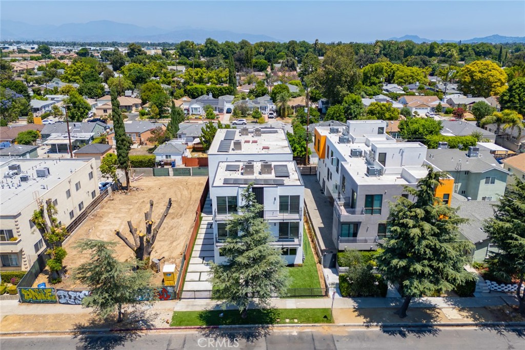 6700 Balboa Boulevard, Unit 1 Van Nuys, CA 91406 - Photo 49 of 54 an aerial view of multiple house