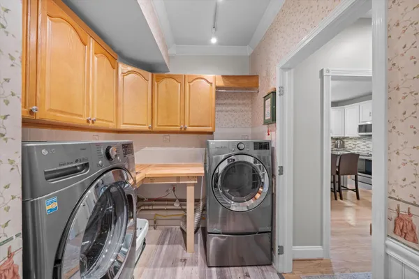 $585,000 | 1042 Equestrian Drive, South Lyon, MI 48178