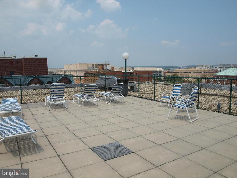 2030 F Street Northwest, Unit 901 Washington, DC 20006 - Photo 11 of 12 Roof deck