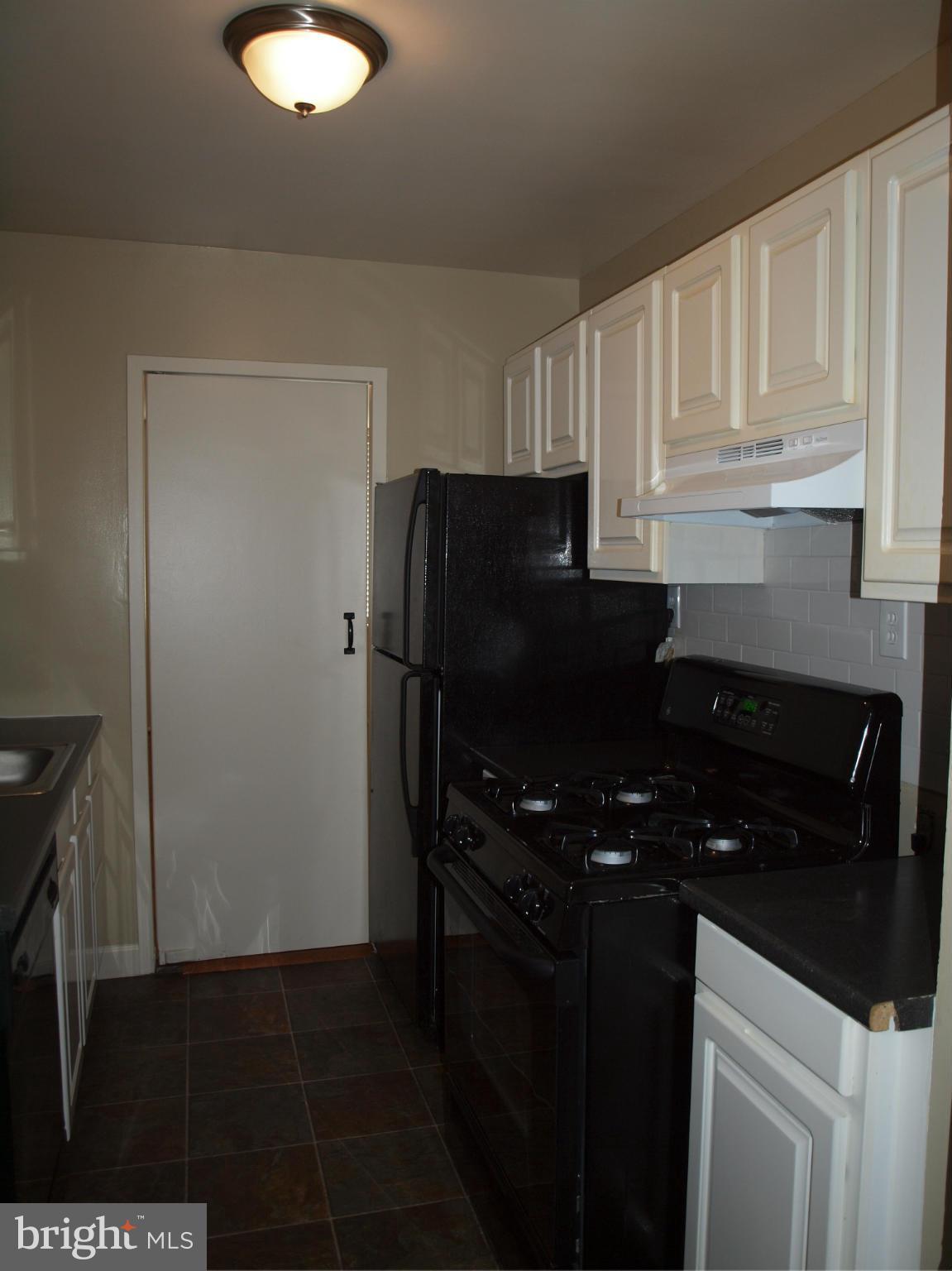 2030 F Street Northwest, Unit 901 Washington, DC 20006 - Photo 4 of 12 Kitchen