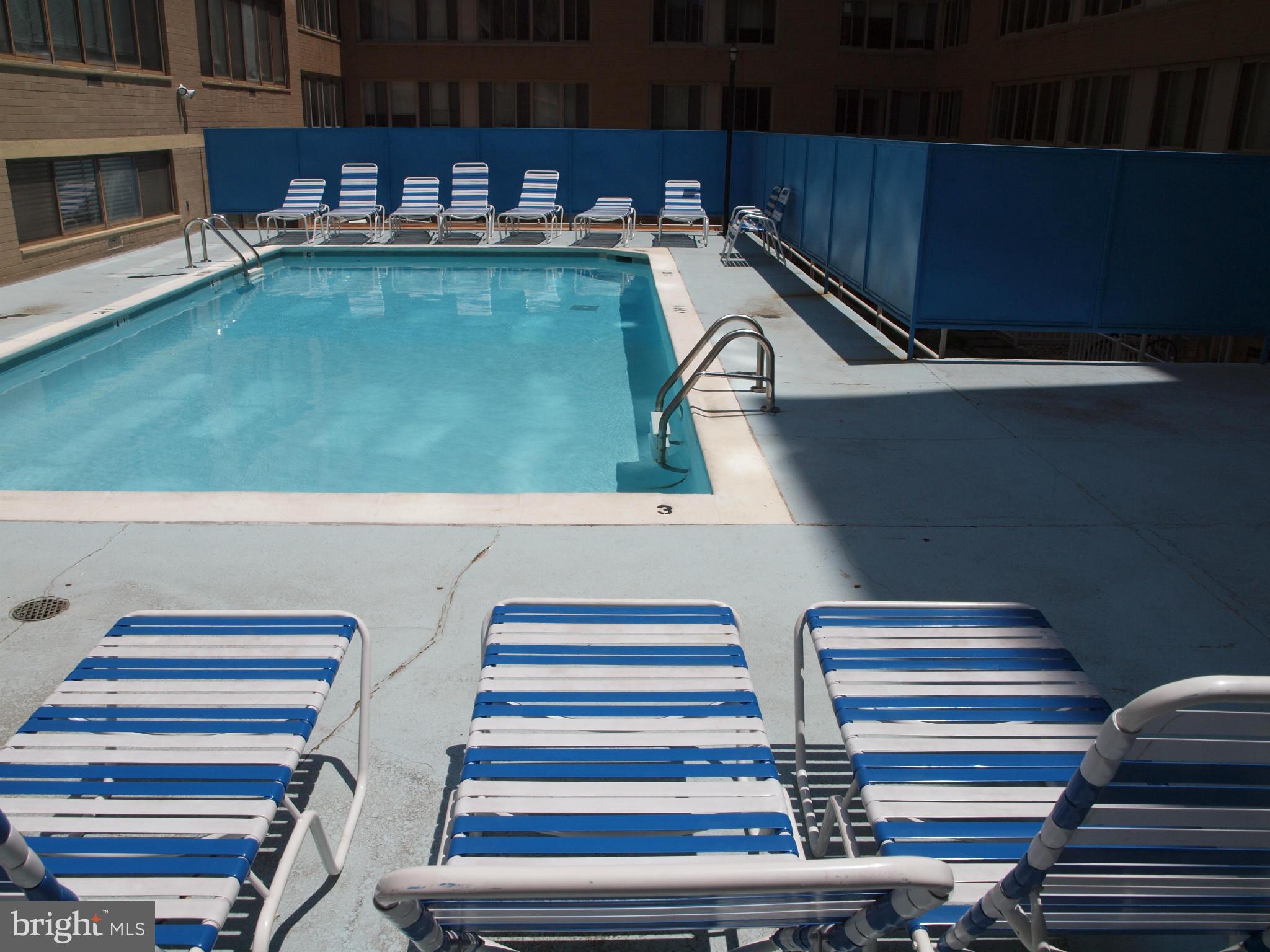 2030 F Street Northwest, Unit 901 Washington, DC 20006 - Photo 10 of 12 Swimming pool