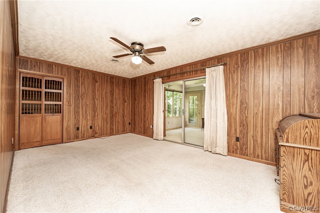 531 Huntington Road Colonial Heights, VA 23834 - Photo 8 of 25 Family room or 3rd bedroom view to the door to the