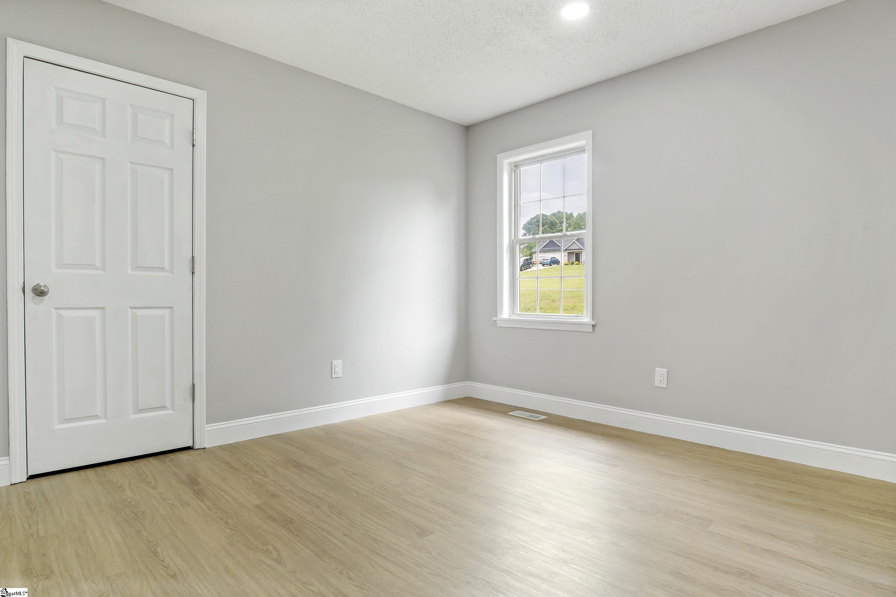 224 Orchard Grove Road Campobello, SC 29322 - Photo 6 of 9