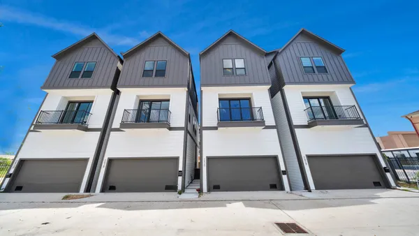 $3,450 | 2426 Ella Boulevard, Houston, TX 77008