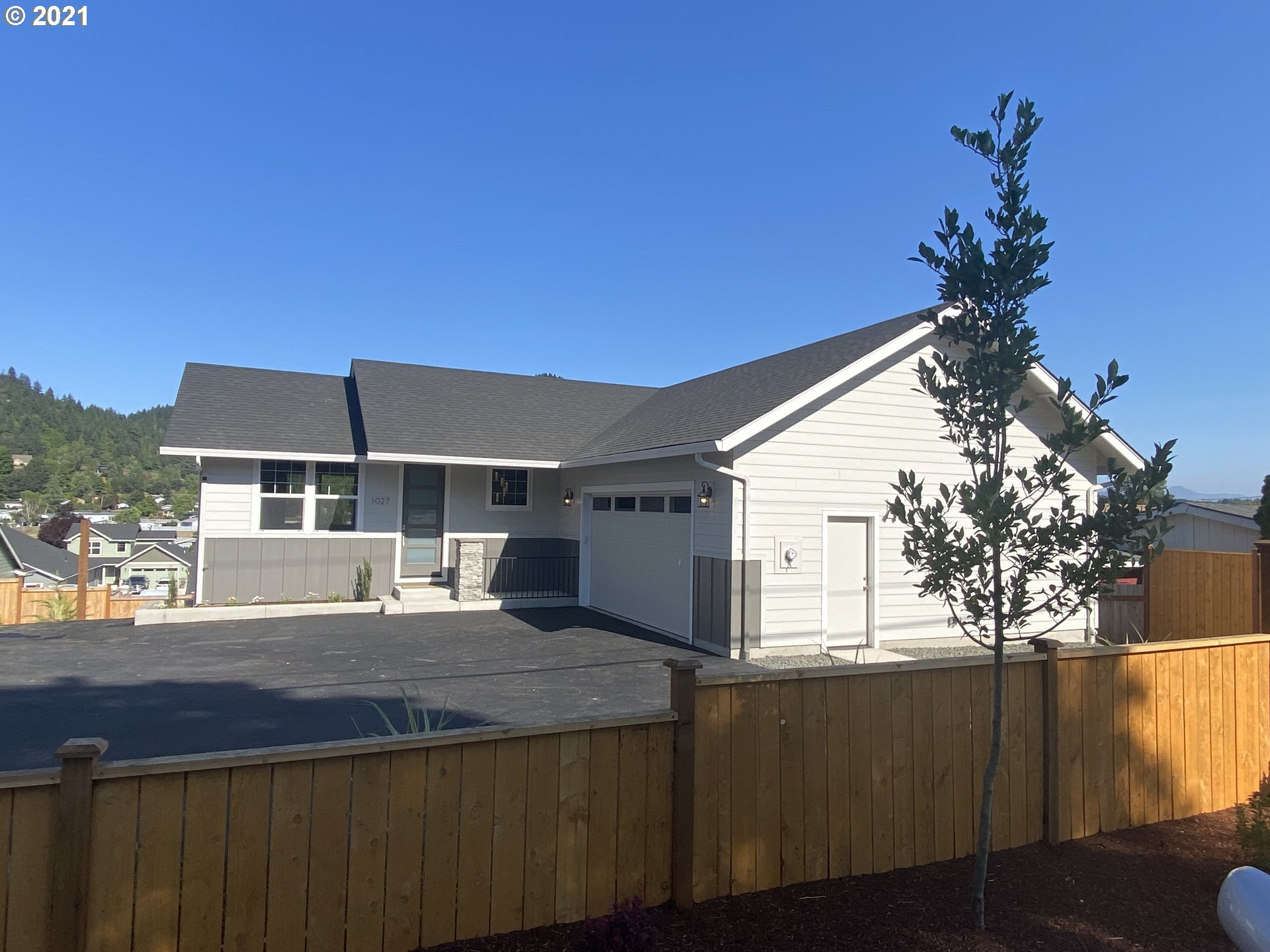 1027 South 57th Street Springfield, OR 97478 - Photo 1 of 31 Gallery Image 1