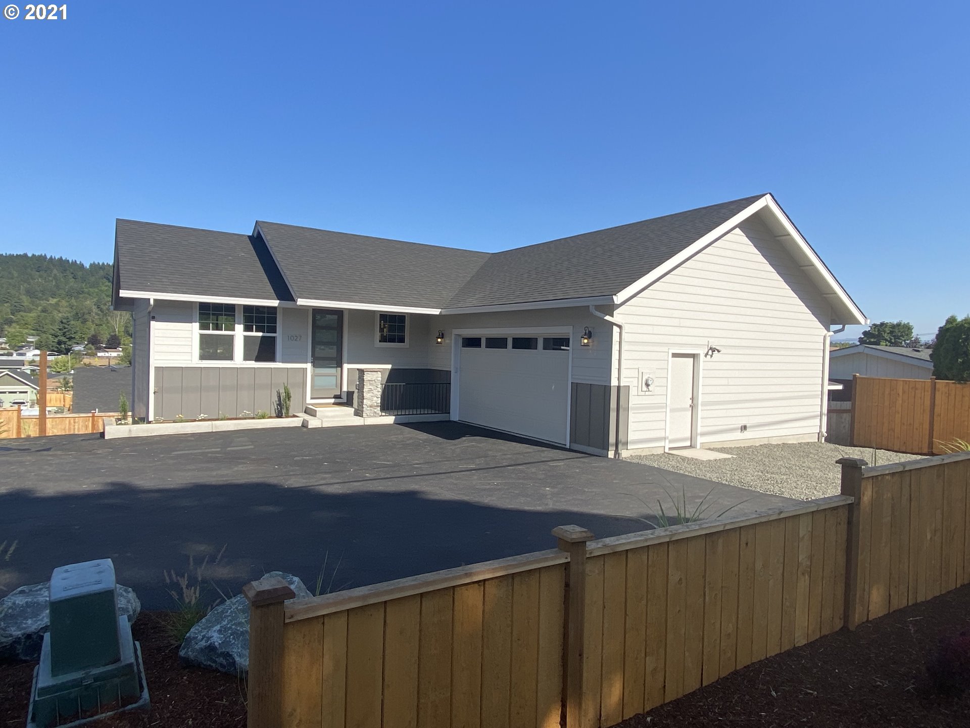 1027 South 57th Street Springfield, OR 97478 - Photo 2 of 31 Gallery Image 2