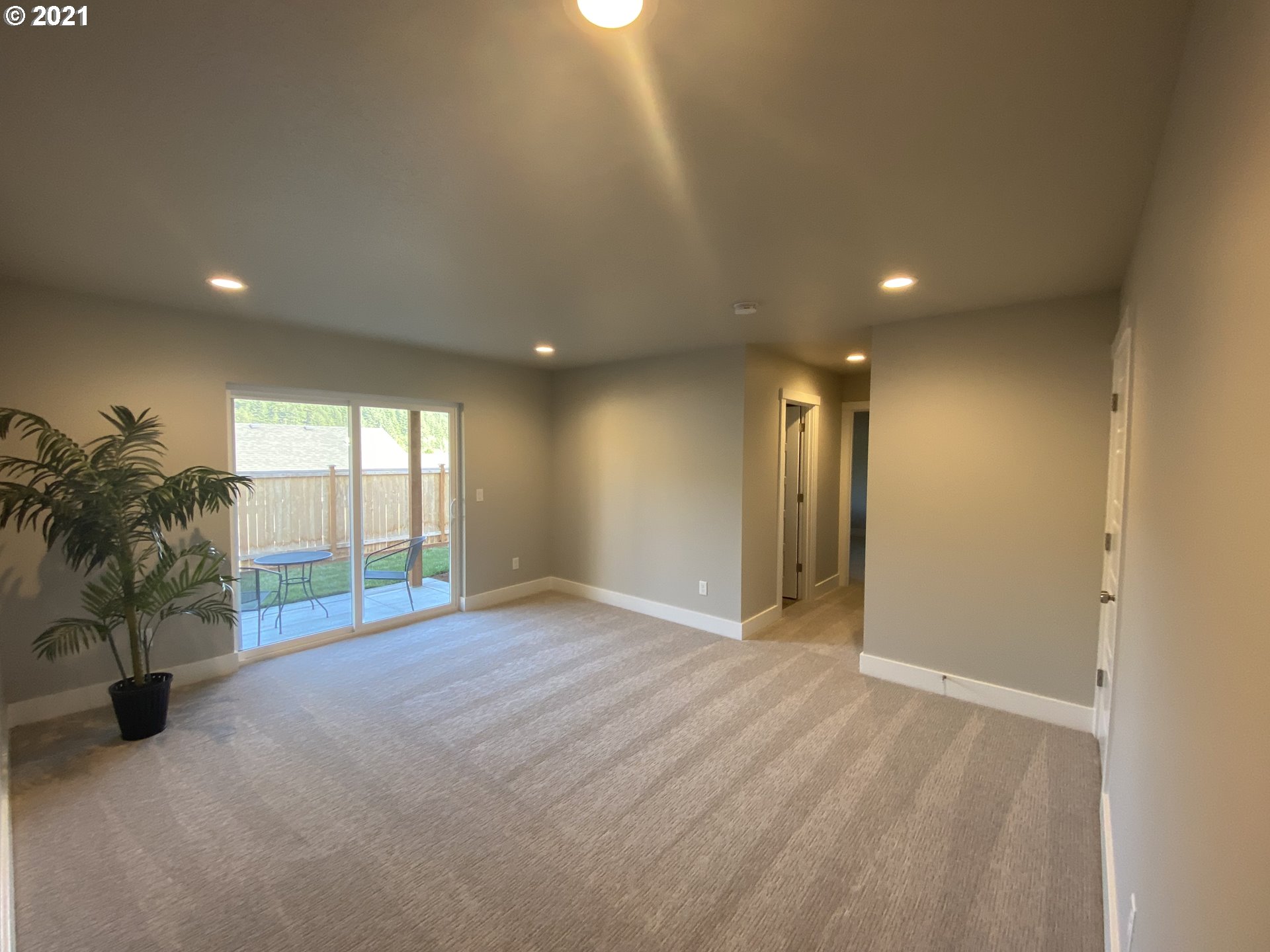 1027 South 57th Street Springfield, OR 97478 - Photo 16 of 31 Gallery Image 16