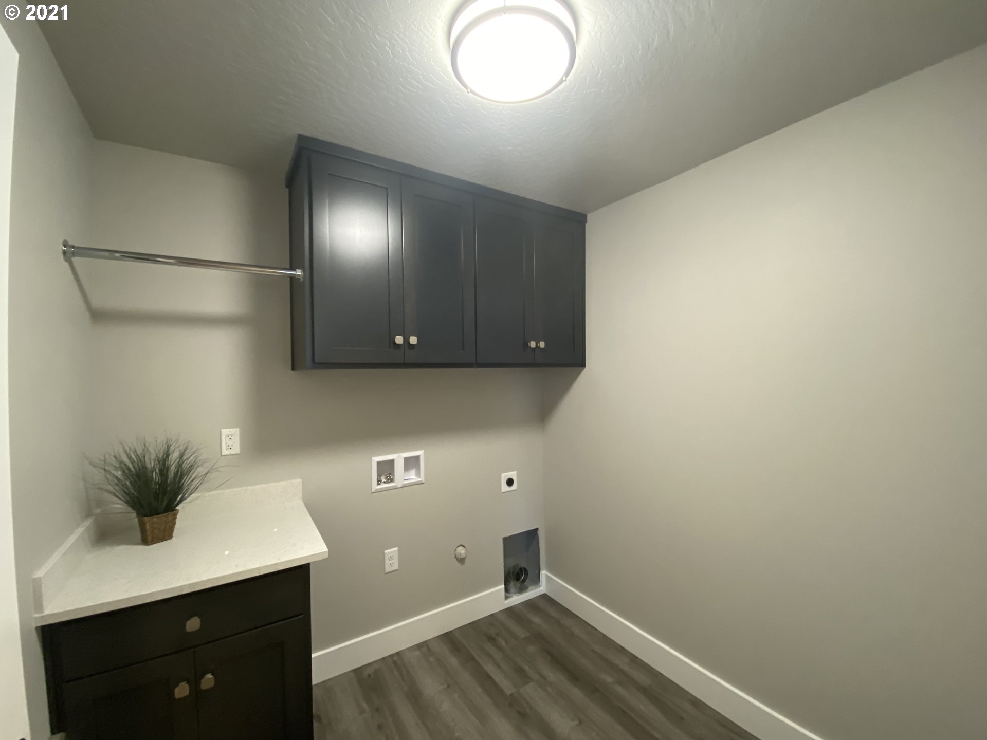 1027 South 57th Street Springfield, OR 97478 - Photo 19 of 31 Gallery Image 19