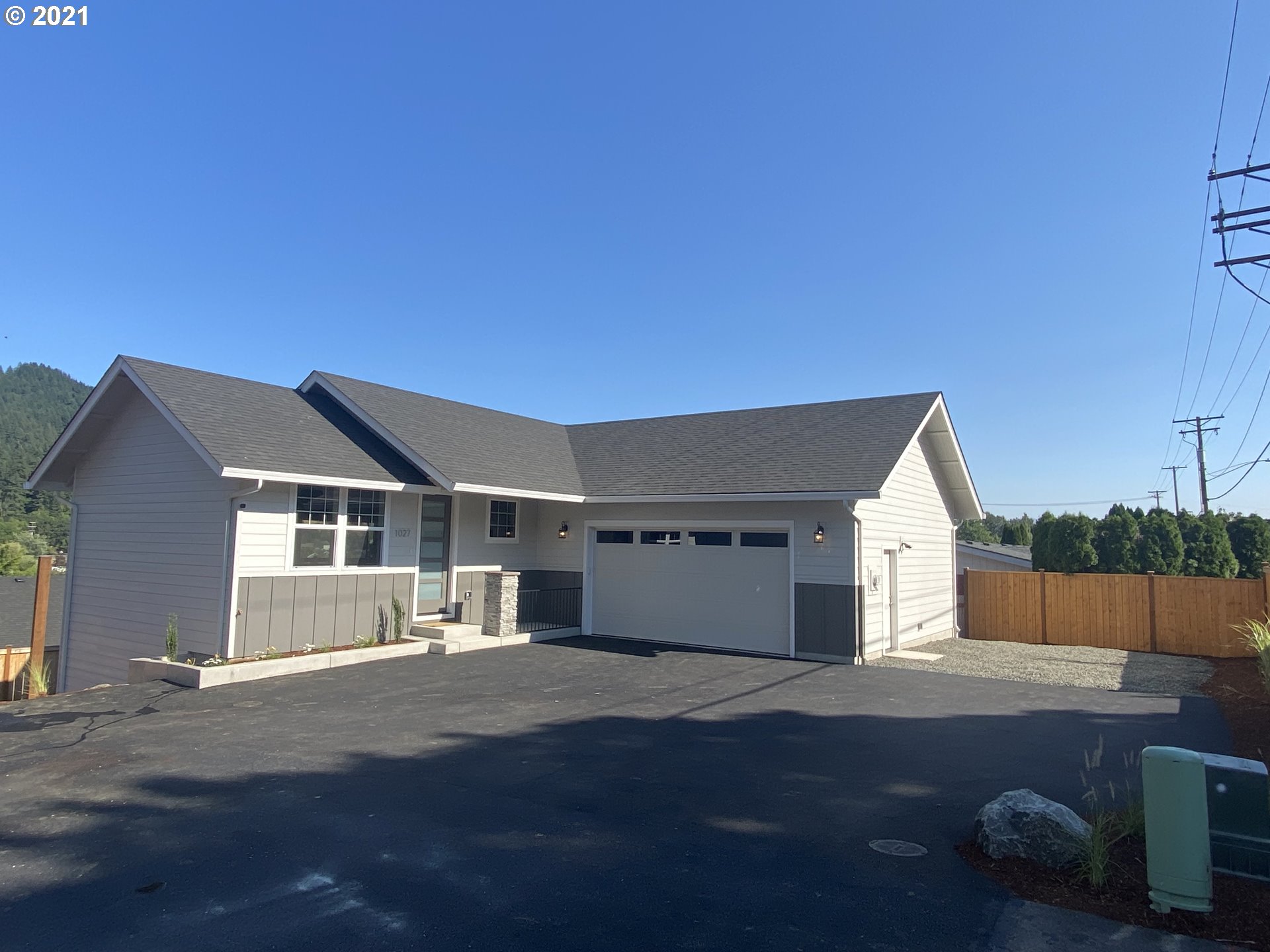1027 South 57th Street Springfield, OR 97478 - Photo 3 of 31 Gallery Image 3