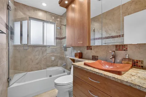 $1,290,000 | 1004 Orange Isle, Fort Lauderdale, FL 33315