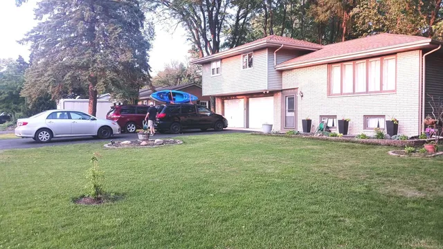 $3,200 | 16431 Mayleon Drive, Plainfield, IL 60586