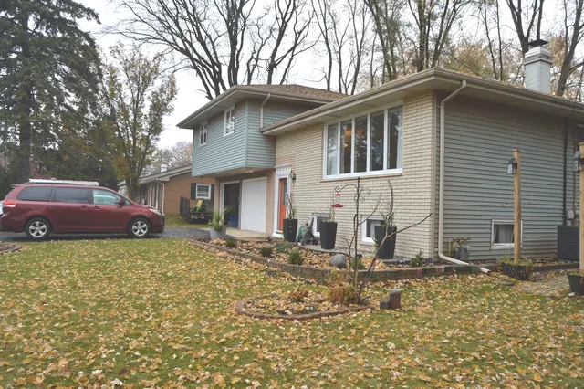$3,200 | 16431 Mayleon Drive, Plainfield, IL 60586
