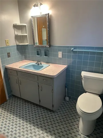 $255,000 | 40 Flagstaff Drive, Irondequoit, NY 14622