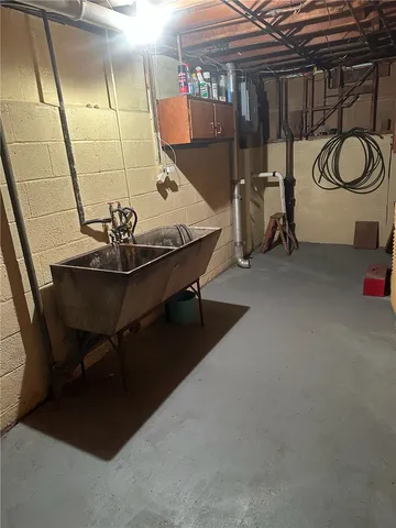 $255,000 | 40 Flagstaff Drive, Irondequoit, NY 14622