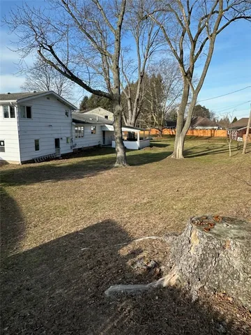 $255,000 | 40 Flagstaff Drive, Irondequoit, NY 14622