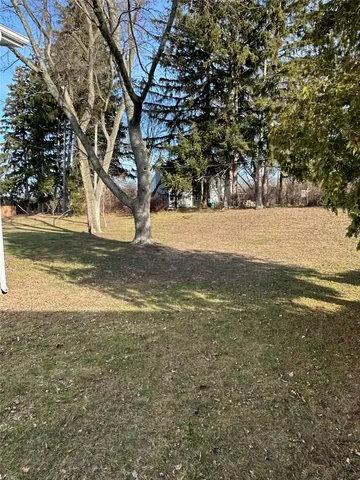 $255,000 | 40 Flagstaff Drive, Irondequoit, NY 14622