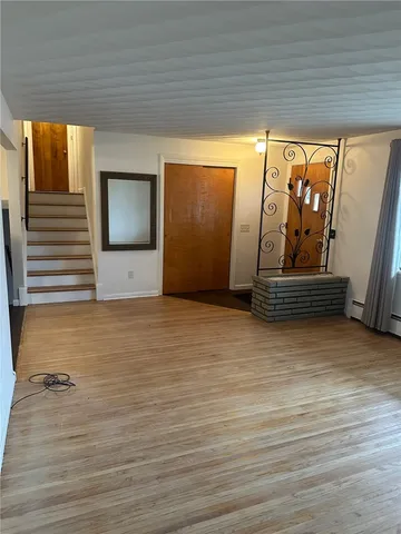 $255,000 | 40 Flagstaff Drive, Irondequoit, NY 14622