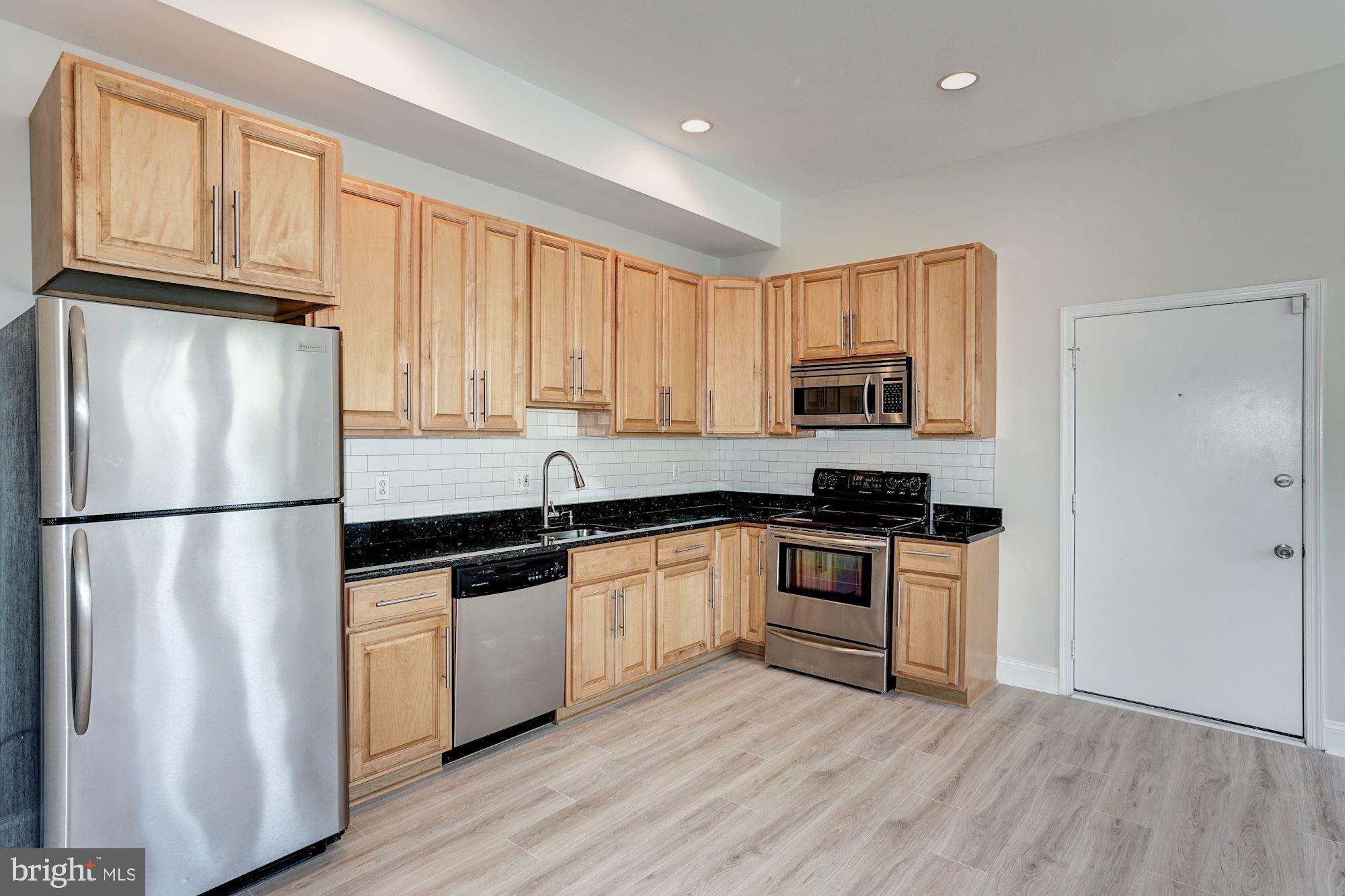 1124 E Street Northeast, Unit C Washington, DC 20002 - Photo 9 of 29 Subway tile backsplash