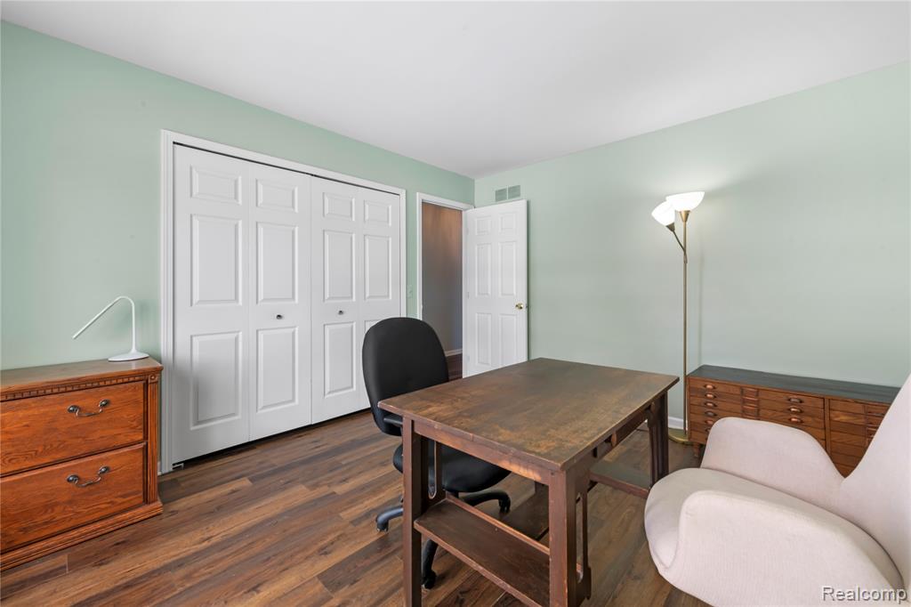 2197 London Bridge Drive, Unit 24 Rochester, MI 48307 - Photo 11 of 35