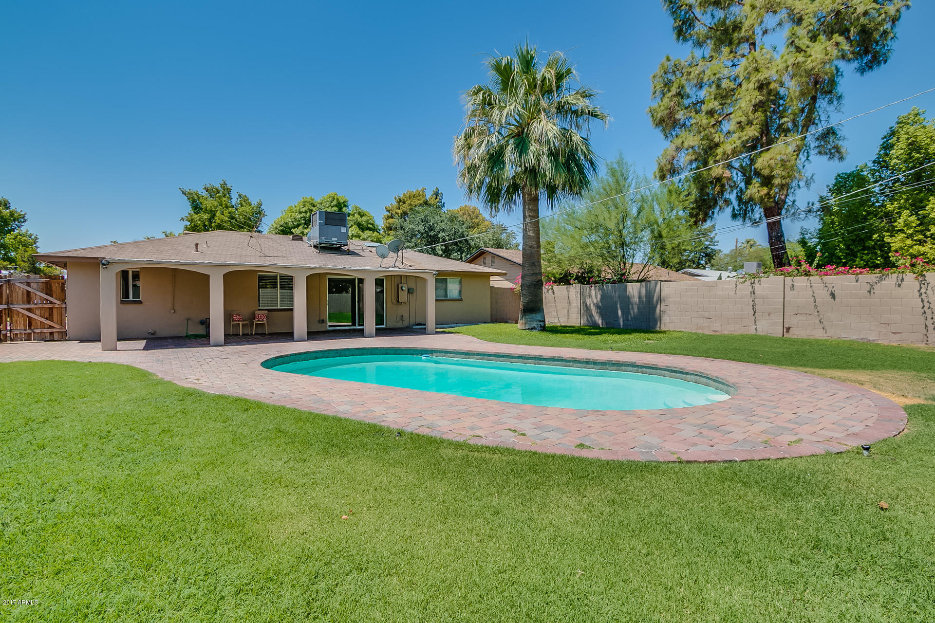 3018 East Cheery Lynn Road Phoenix, AZ 85016 - Photo 17 of 21 Yard and private pool