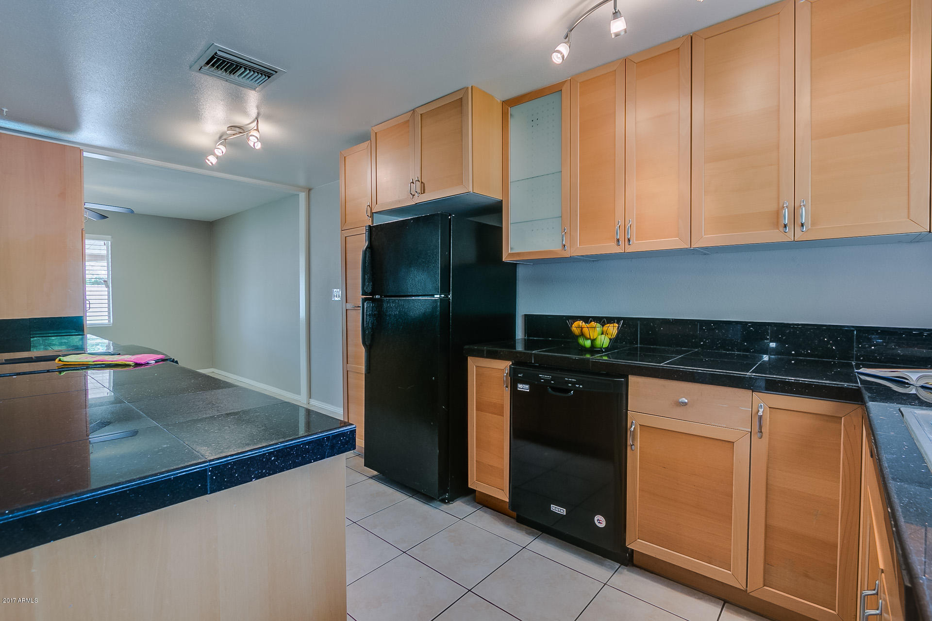 3018 East Cheery Lynn Road Phoenix, AZ 85016 - Photo 3 of 21 Remodeleld kitchen